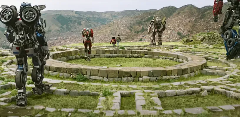 Transformers in Cusco, Sacsayhuaman